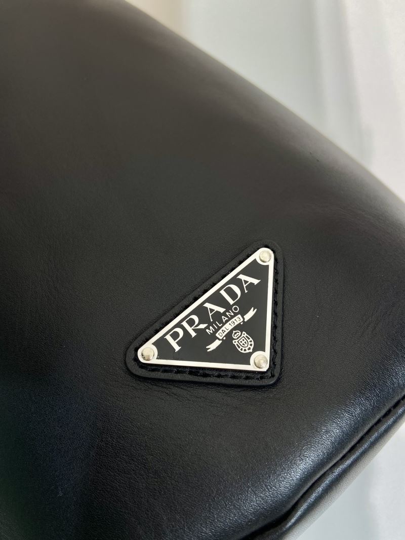Pra*a triangle pouch